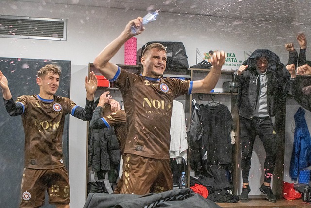 国足需要避 国足需要避